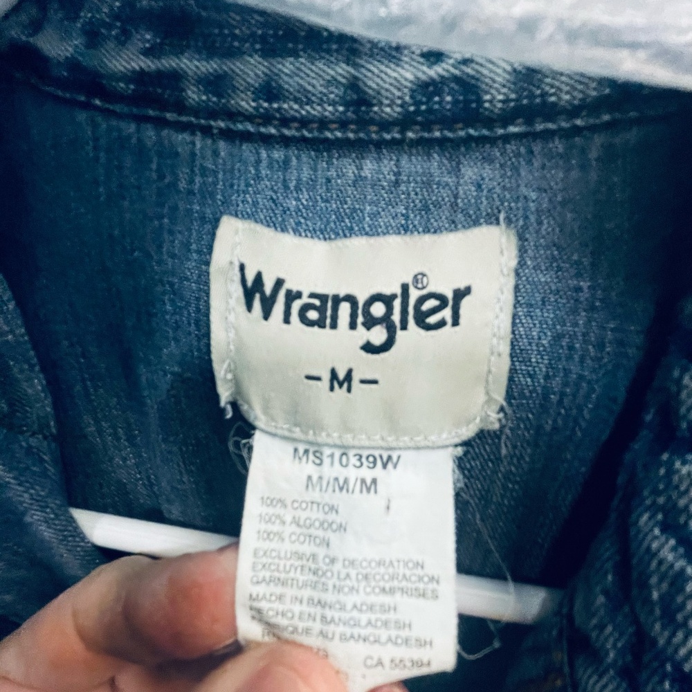 Shirt - Picture 4 of 4